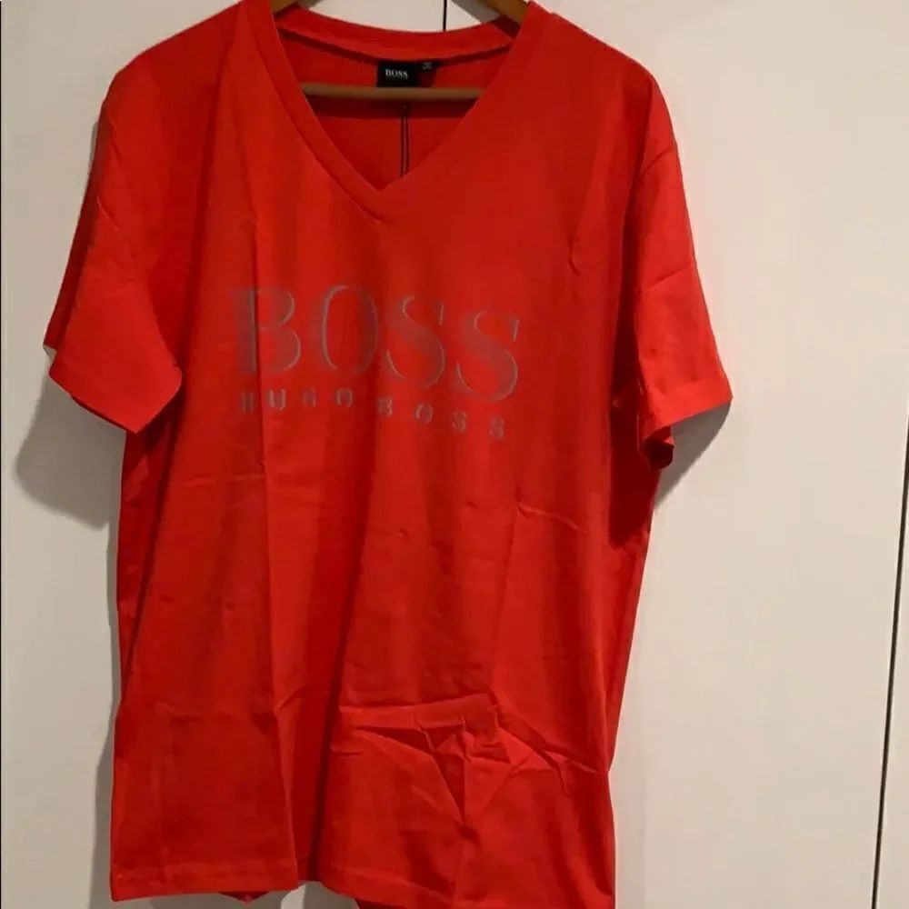 🎉Hugo boss top!!🎁  - Picture 3 of 6